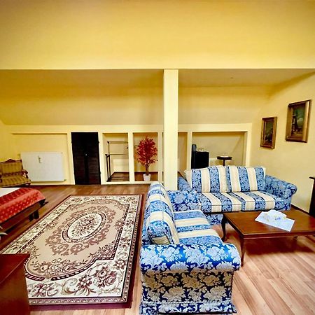 Hotel Casa Republicii Braşov Esterno foto