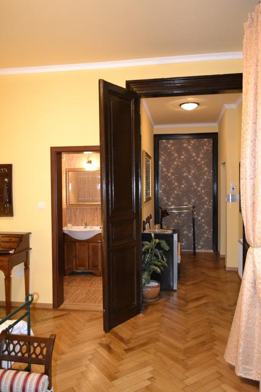 Hotel Casa Republicii Braşov Camera foto