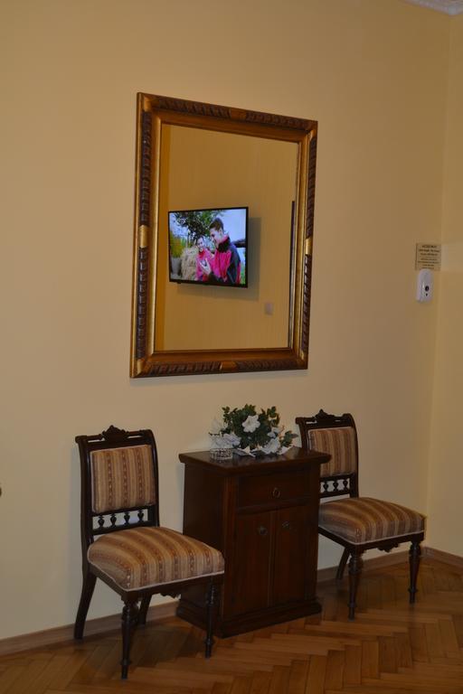 Hotel Casa Republicii Braşov Esterno foto