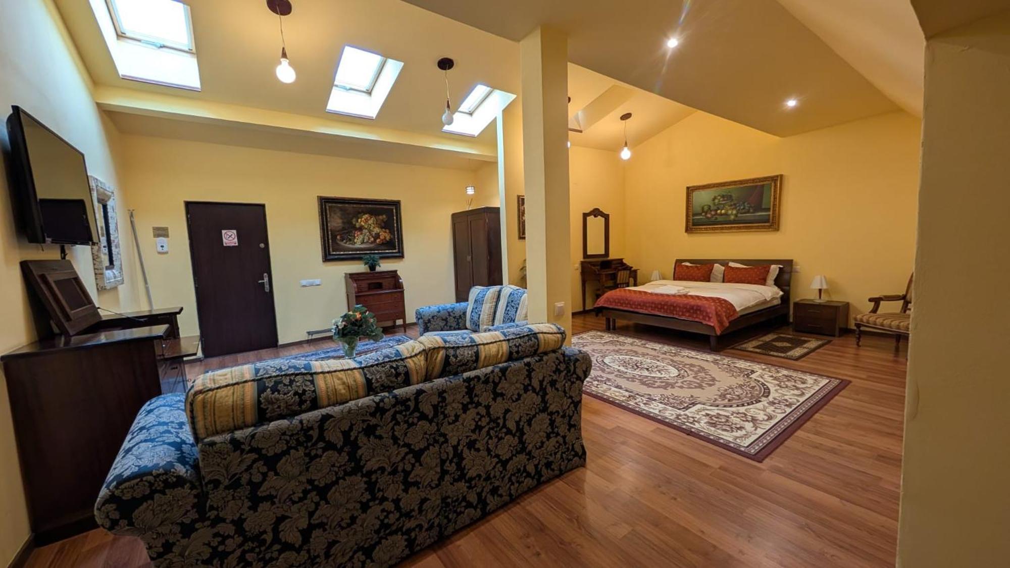 Hotel Casa Republicii Braşov Esterno foto