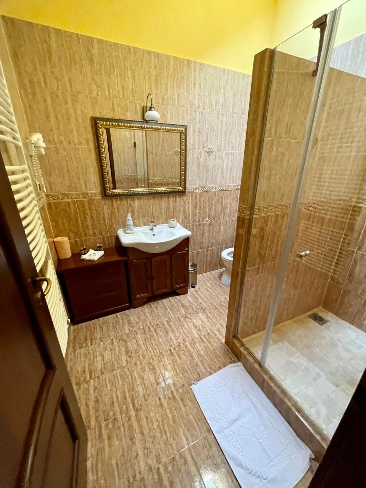 Hotel Casa Republicii Braşov Esterno foto