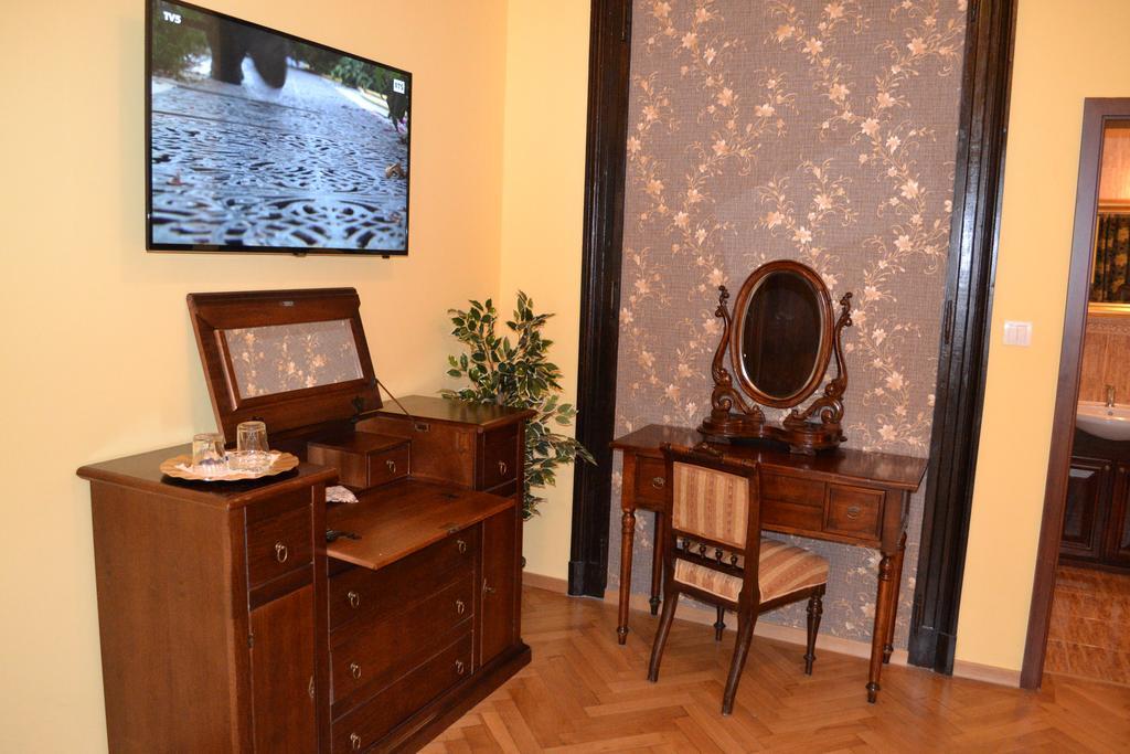 Hotel Casa Republicii Braşov Camera foto