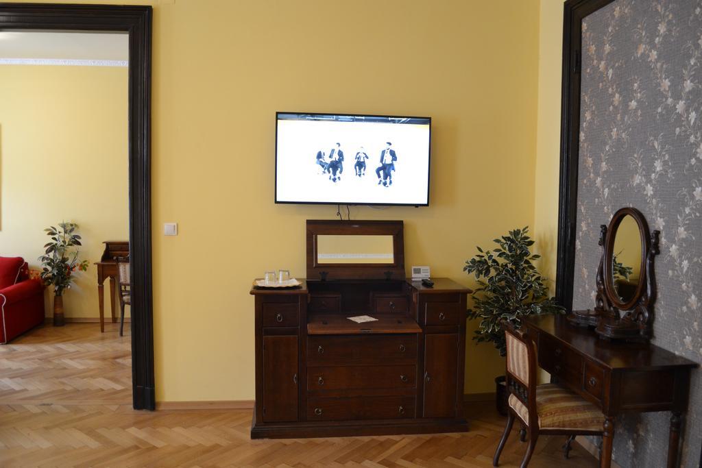Hotel Casa Republicii Braşov Camera foto