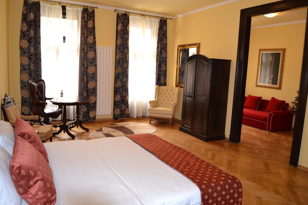 Hotel Casa Republicii Braşov Camera foto