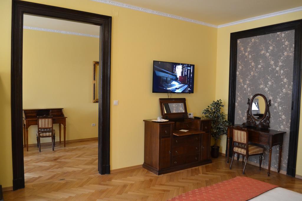 Hotel Casa Republicii Braşov Camera foto