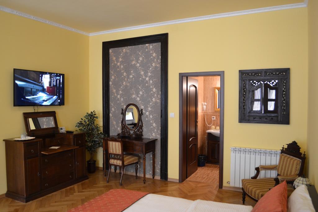 Hotel Casa Republicii Braşov Camera foto